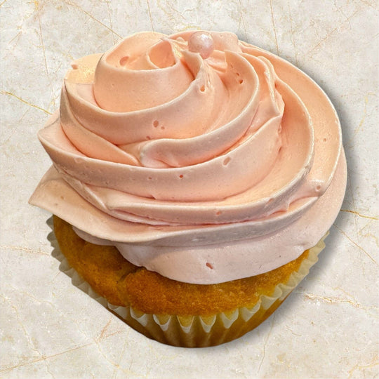 CUPCAKE FRAMBOISE CREME À LA ROSE cupcake atelierdesgateaux.com 