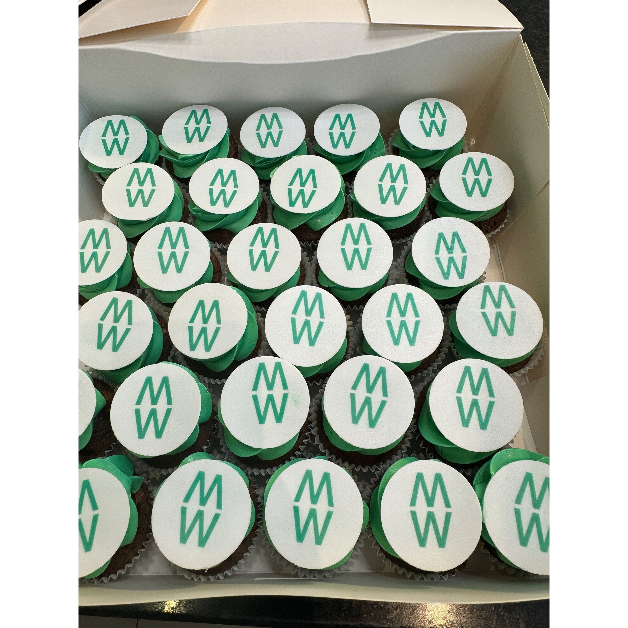 MINI CUPCAKE LOGO cupcake atelierdesgateaux.com 