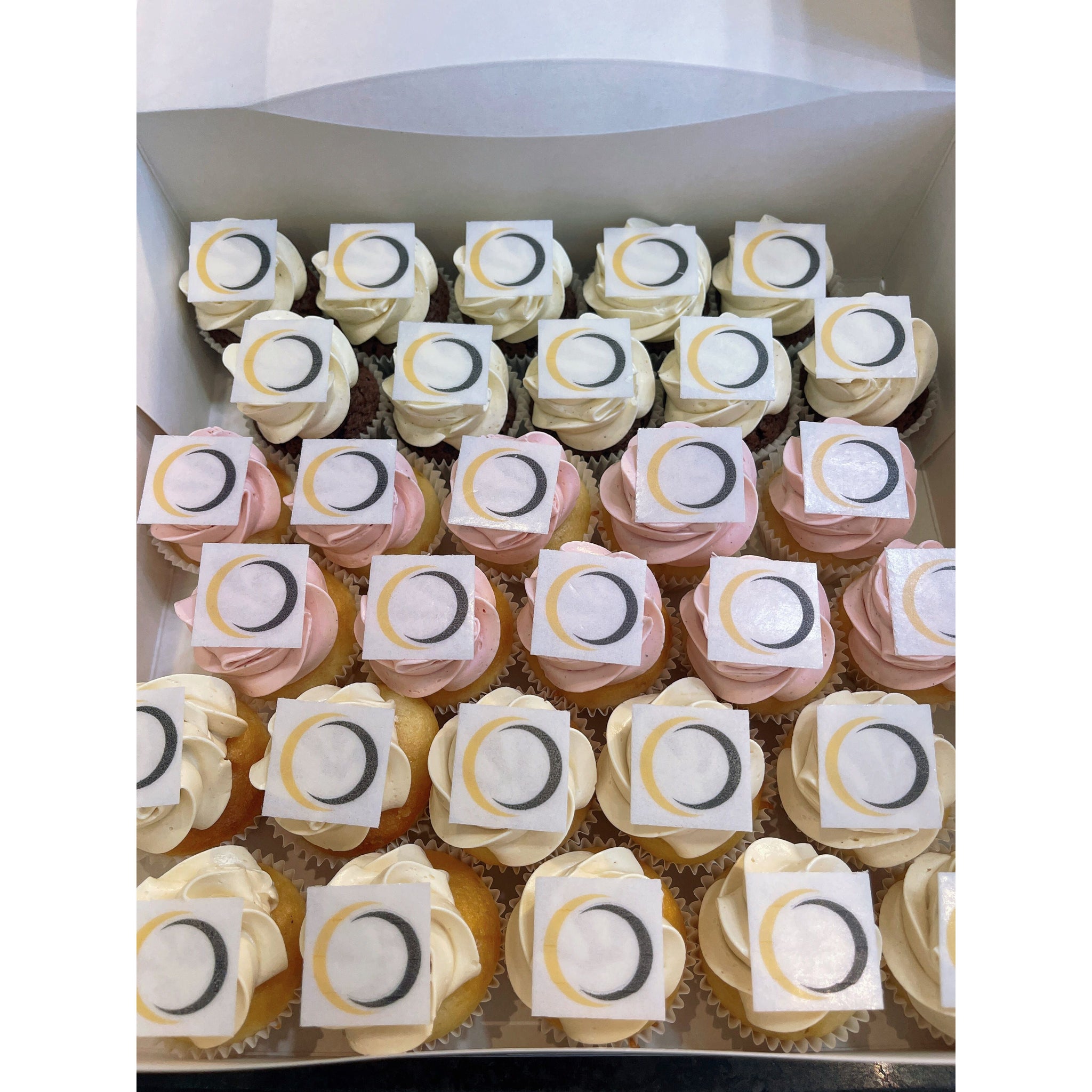 MINI CUPCAKE LOGO cupcake atelierdesgateaux.com 