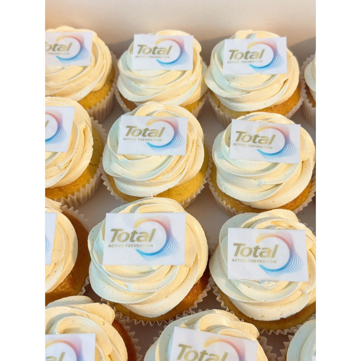 CUPCAKE INDIVIDUEL LOGO cupcake atelierdesgateaux.com 