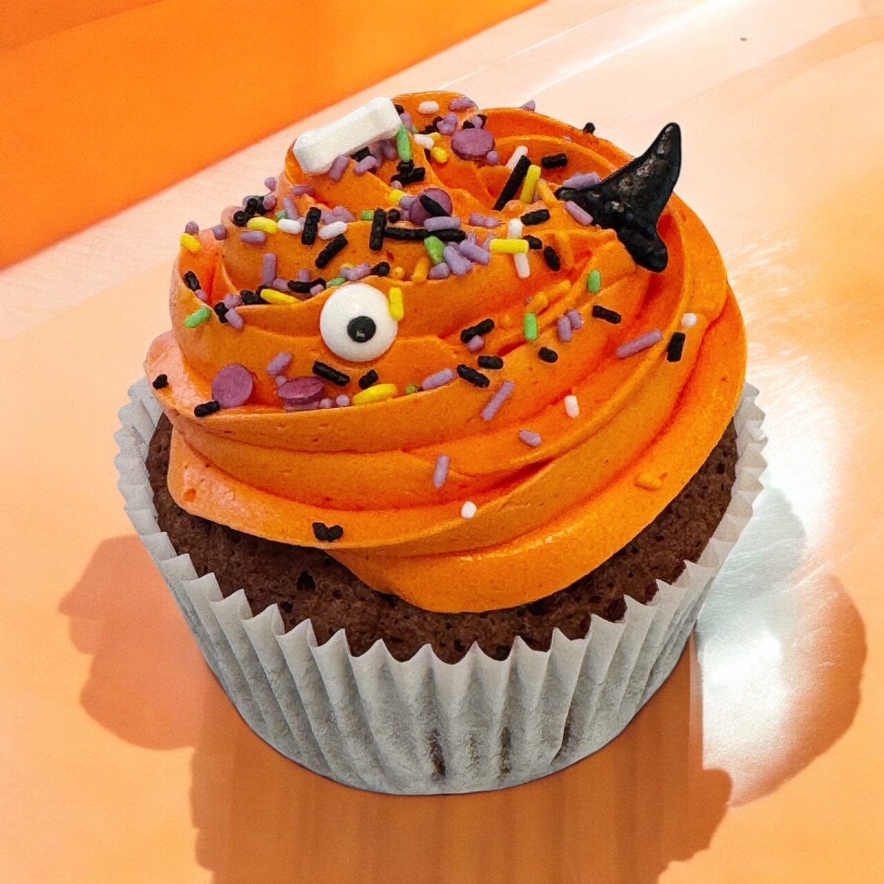 CUPCAKE HALLOWEEN ORANGE cupcake atelierdesgateaux.com 