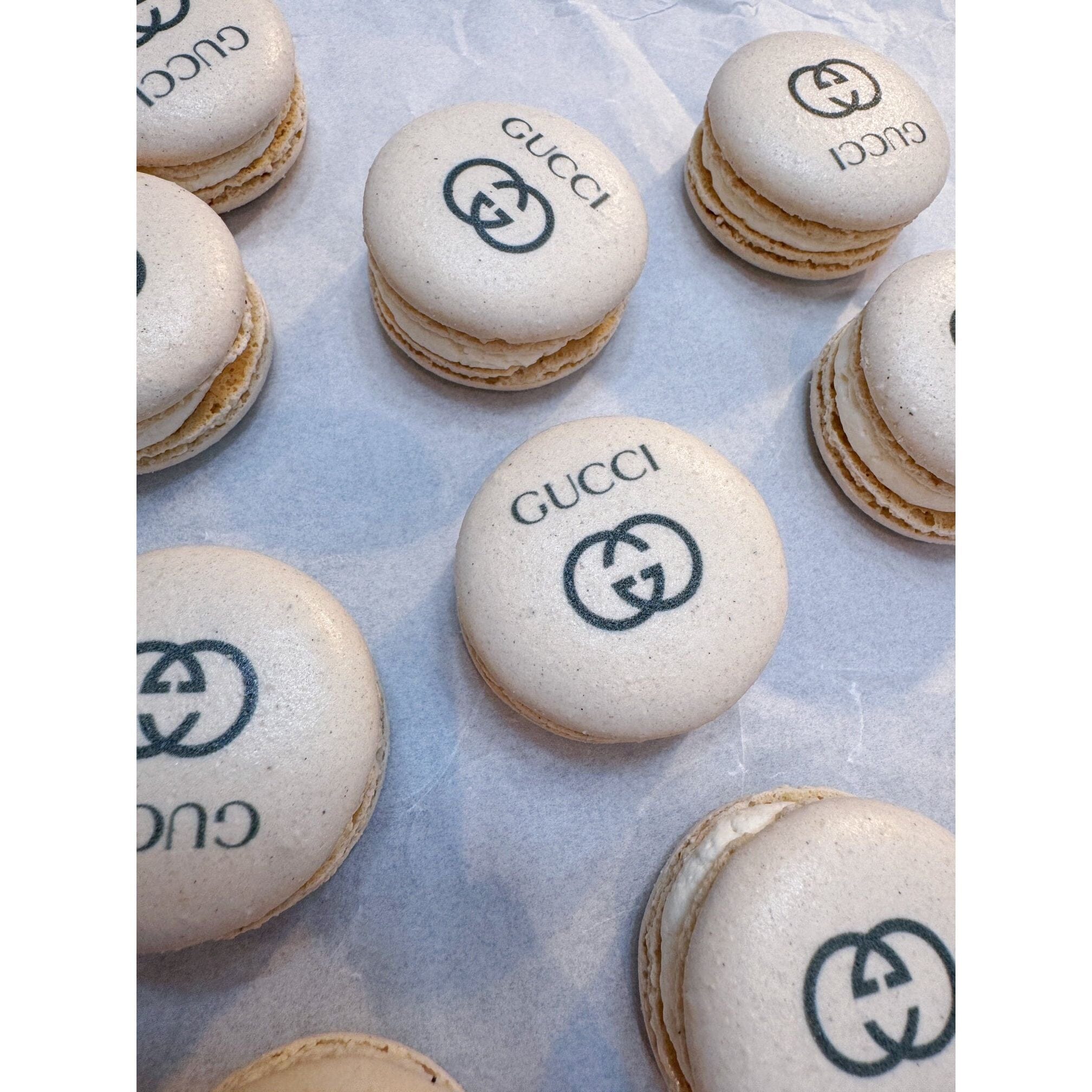 Macarons personnalisés MACARONS atelierdesgateaux.com 