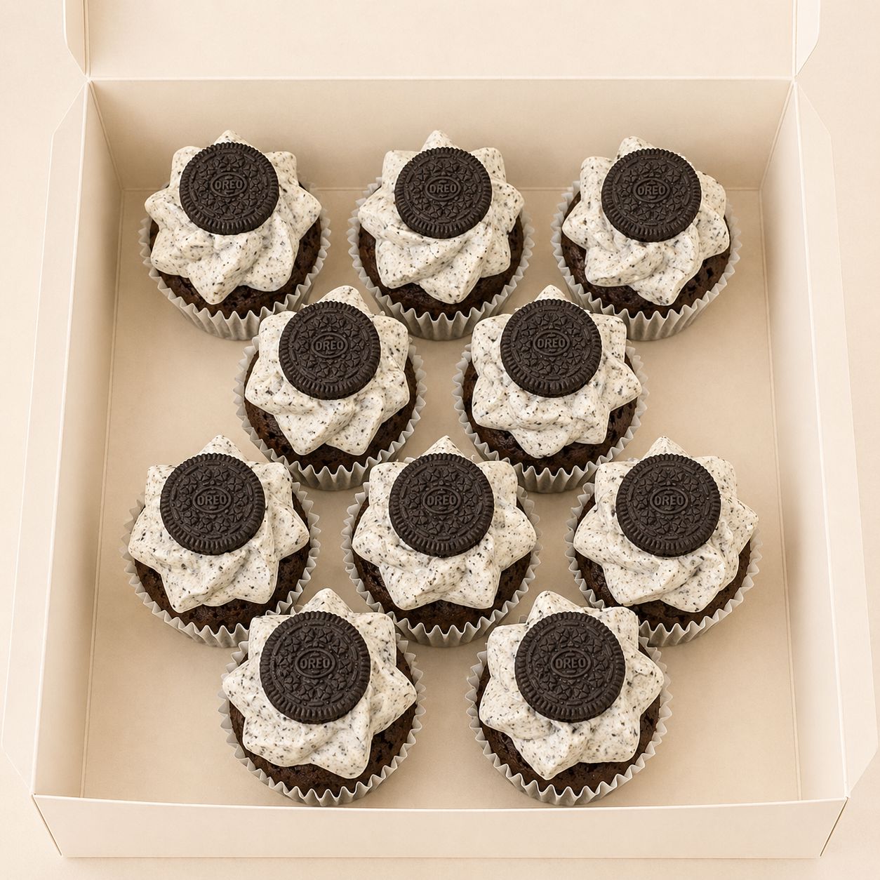 CHOCOLAT CREME OREO® Mini cupcakes atelierdesgateaux.com 