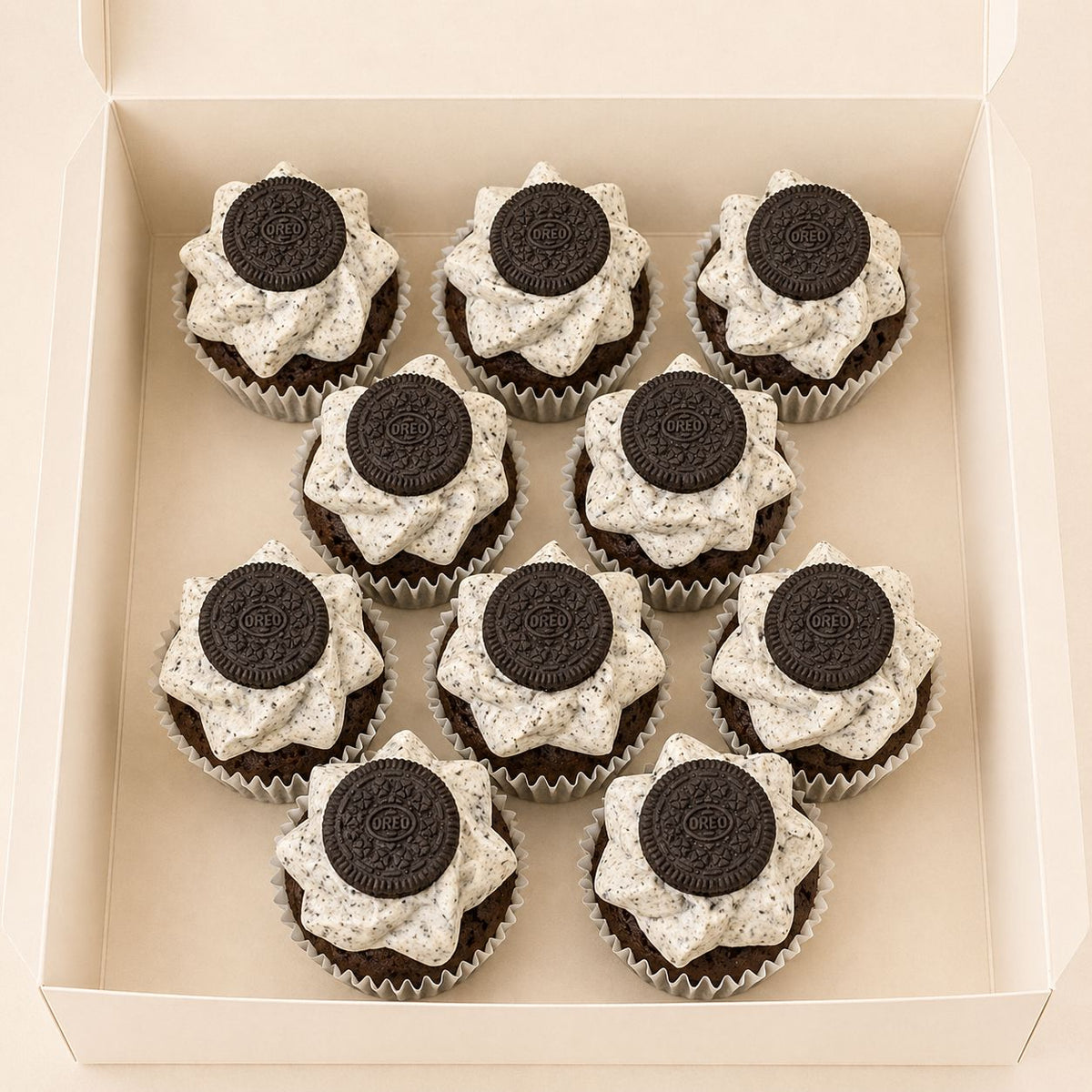 CHOCOLAT CREME OREO® Mini cupcakes atelierdesgateaux.com 