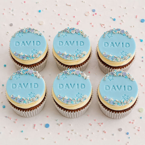 CUPCAKE DECORATION PRENOM PERSONNALISE cupcake atelierdesgateaux.com 