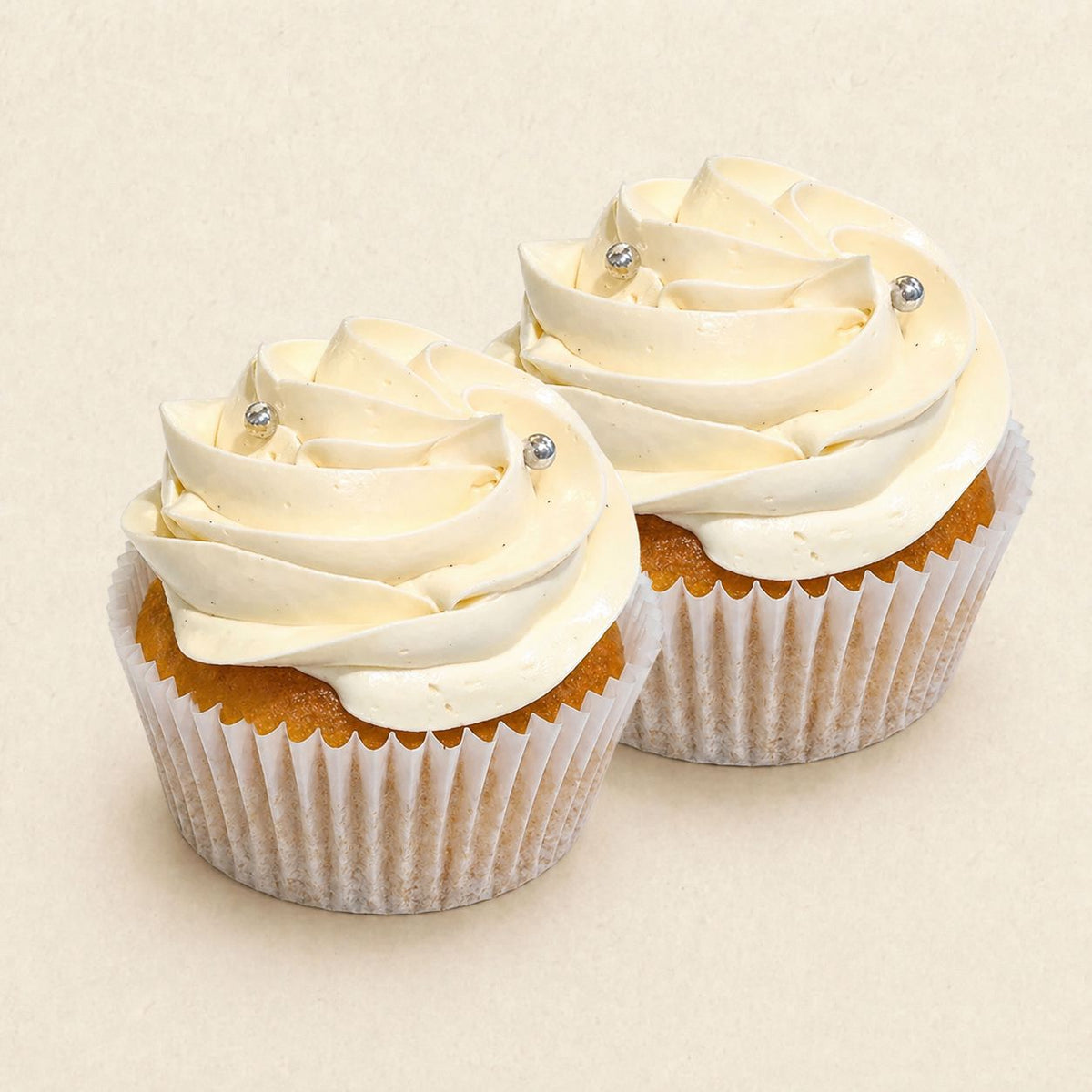 CUPCAKE TOUT A LA VANILLE PERLES ARGENT cupcake atelierdesgateaux.com 