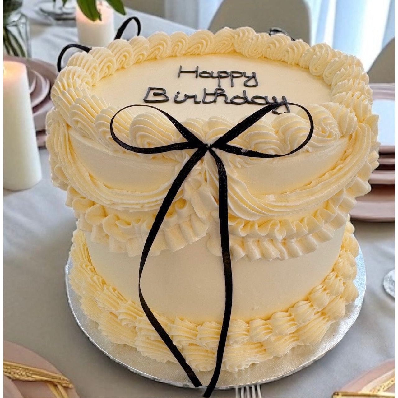 LE GATEAU FROUFROU texte personnalisable atelierdesgateaux.com 