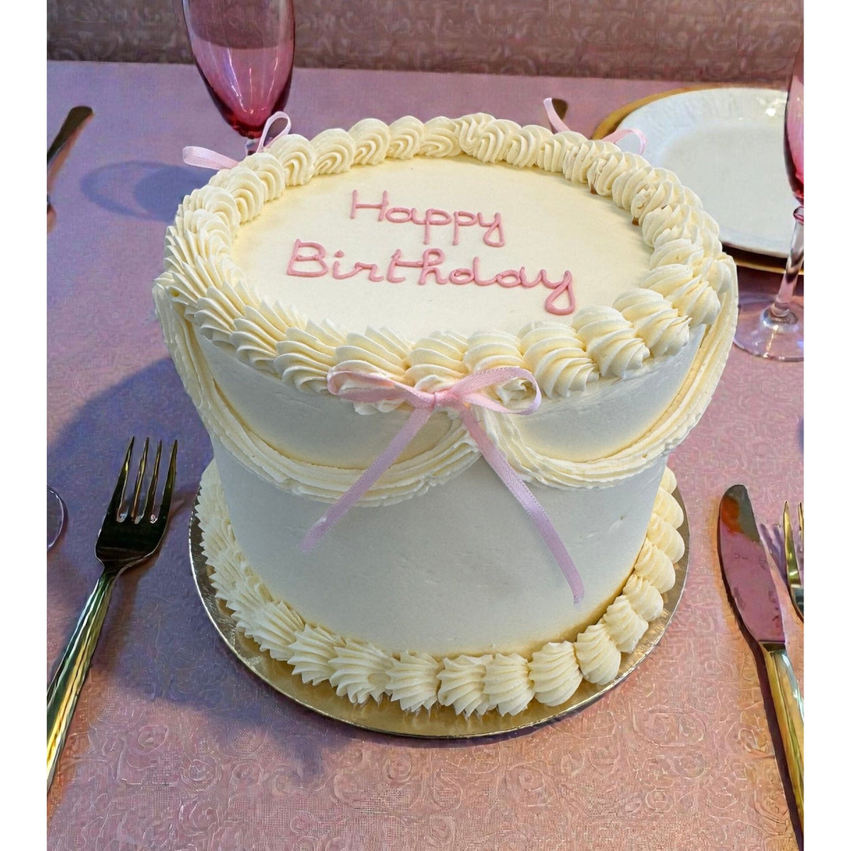 LE GATEAU VINTAGE ROSE texte personnalisable atelierdesgateaux.com 
