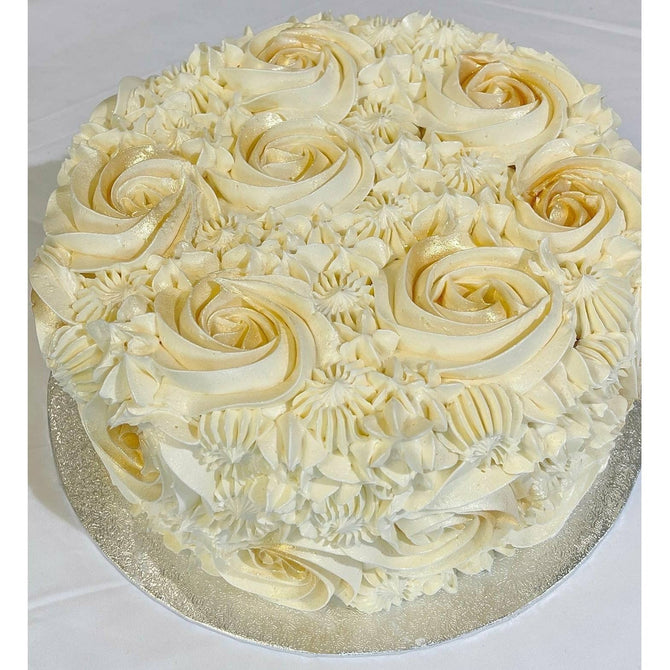 ROSETTE CAKE BLANC ET DORE atelierdesgateaux.com 