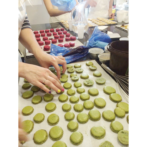 Bon Cadeau 45€  (Macarons, pâte à choux, cupcakes, cake pops) - L'Atelier des Gâteaux