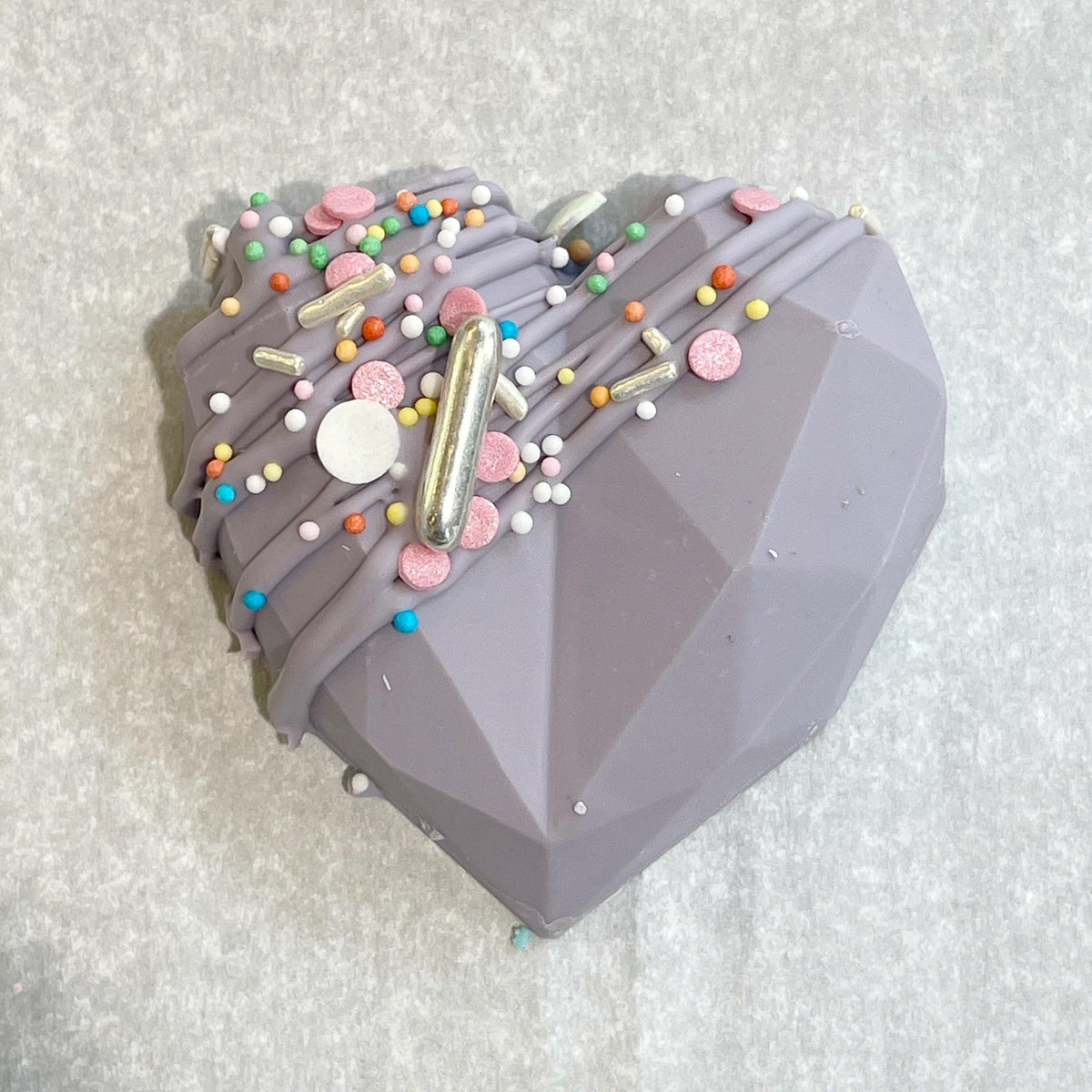 COEUR CHOCOLAT GIANDUJA VIOLET L'Atelier des Gâteaux 