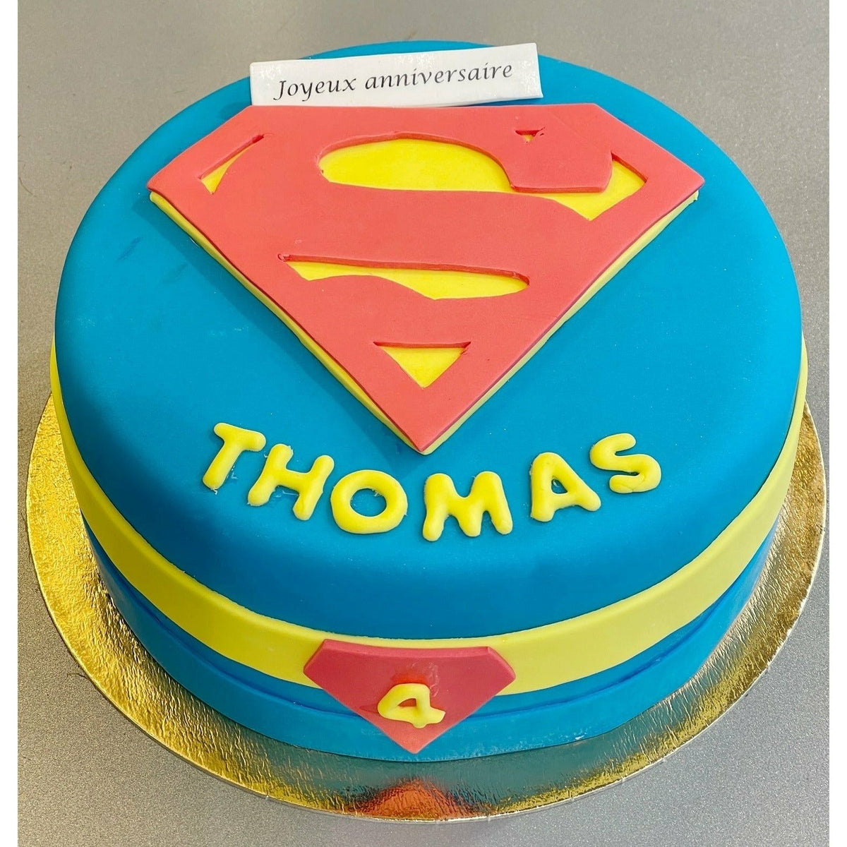 GÂTEAU SUPERMAN atelierdesgateaux.com 