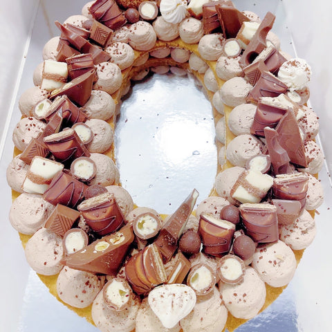 Number/letter cake praliné number cake L'Atelier des Gâteaux 