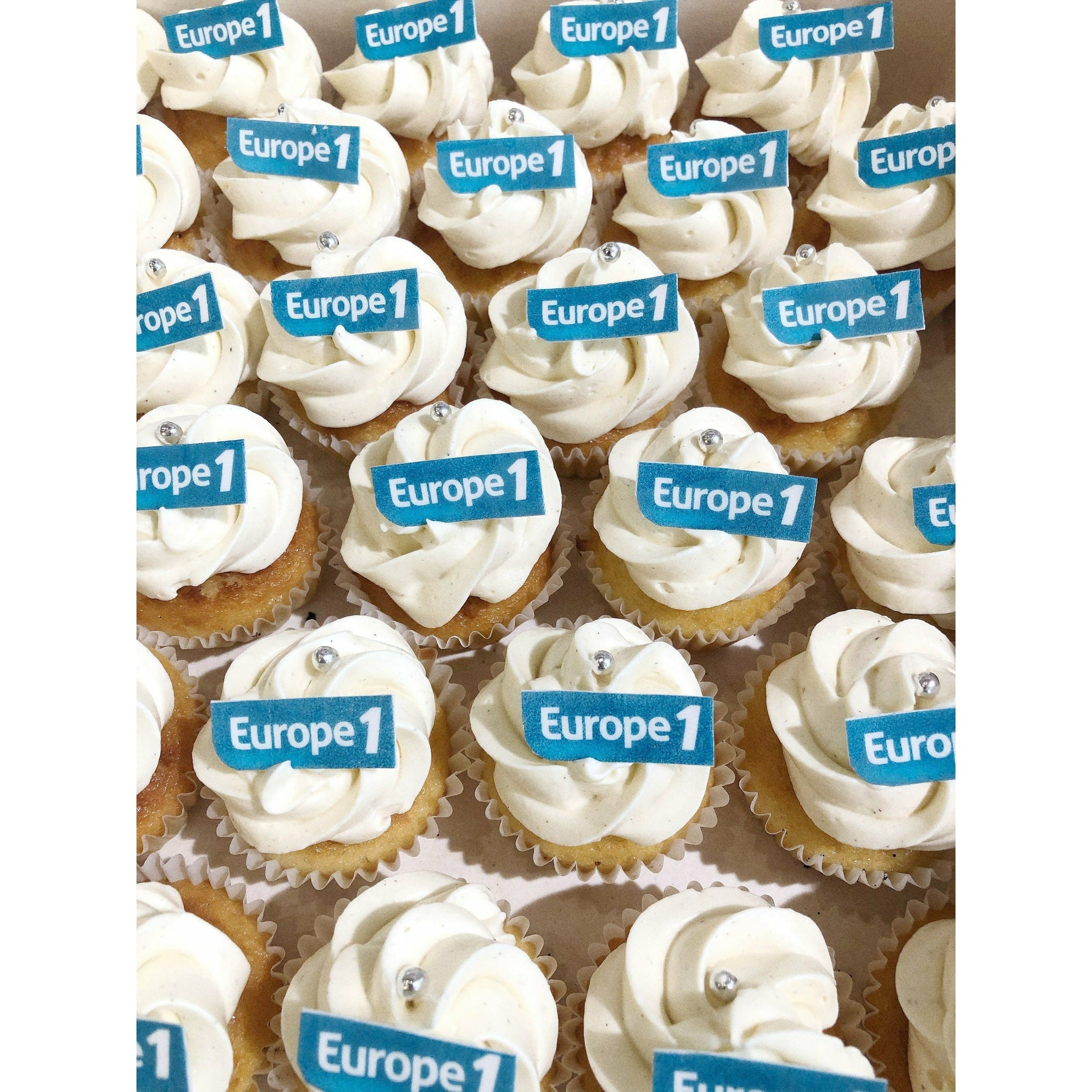 MINI CUPCAKE LOGO cupcake atelierdesgateaux.com 