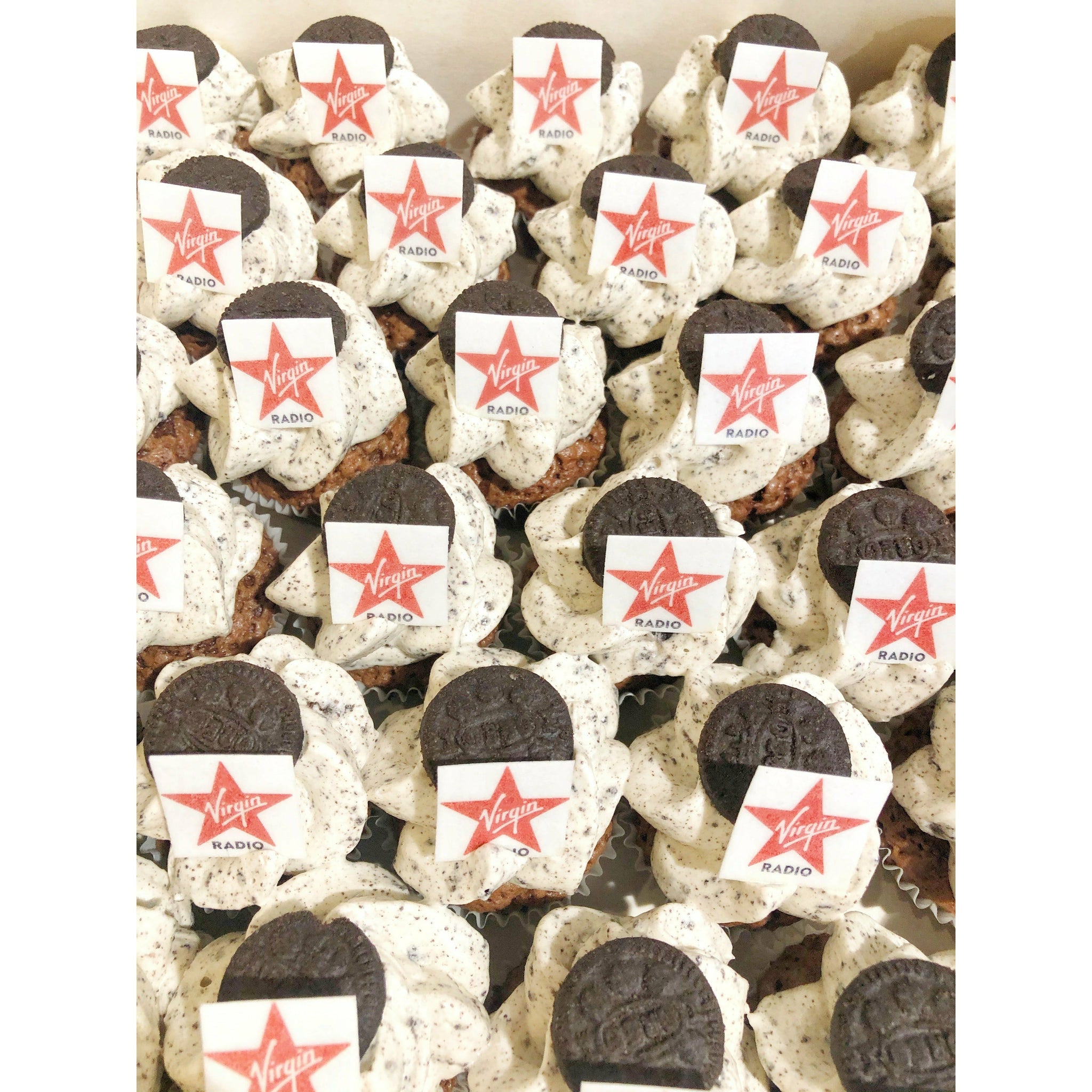 MINI CUPCAKE LOGO cupcake atelierdesgateaux.com 