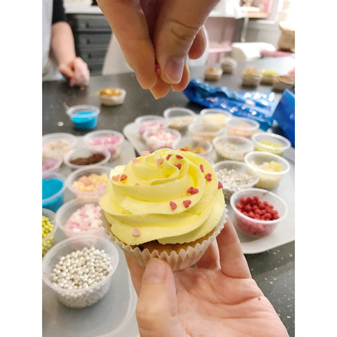 ATELIER CUPCAKES Samedi 11 février 15h - 17h Atelier atelierdesgateaux.com 