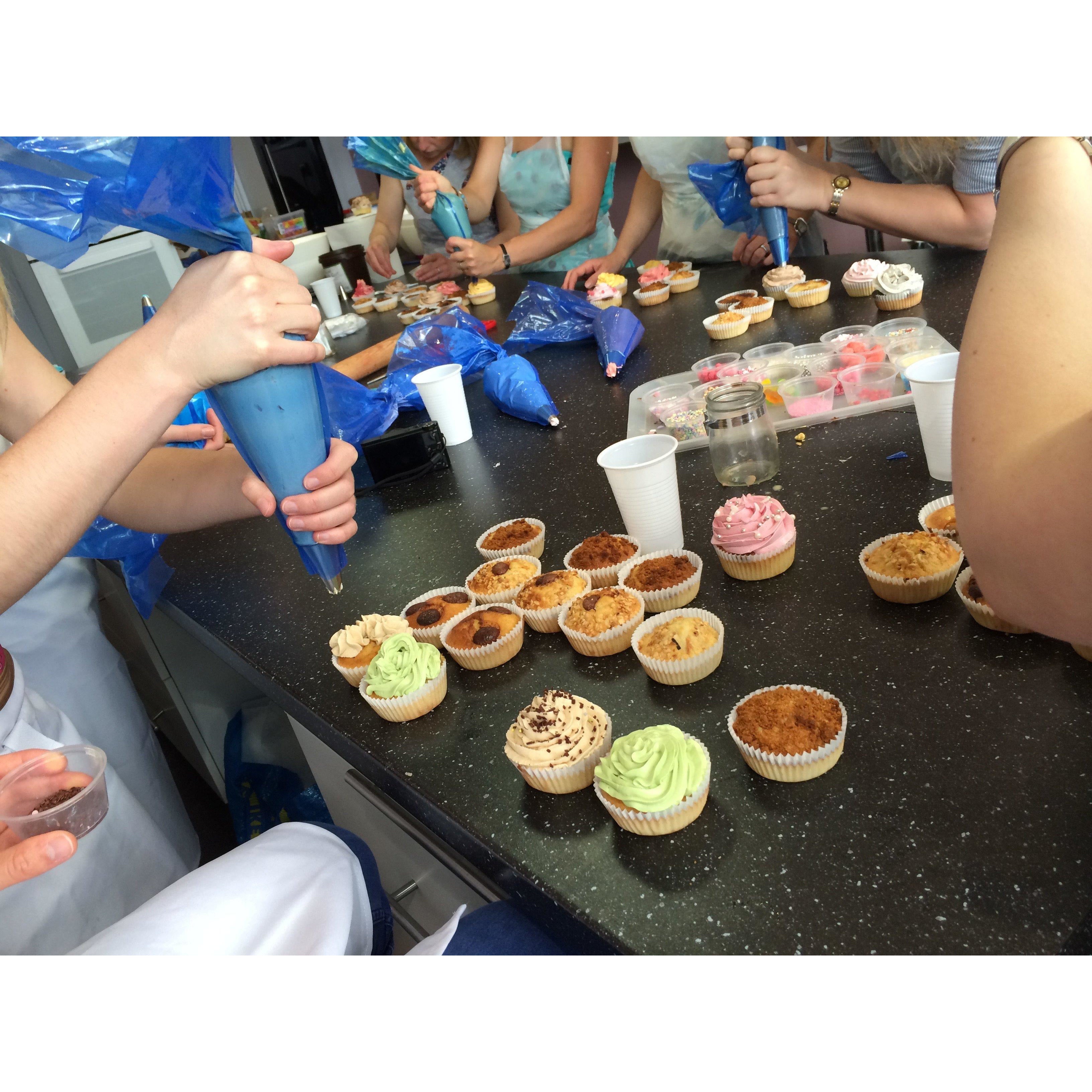 Bon Cadeau 12-16 ans 40€ (Macarons, pâte à choux, cupcakes) - L'Atelier des Gâteaux